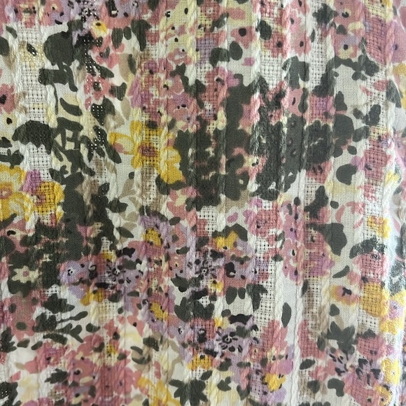 Women’s Button-up - Picture 4 of 4